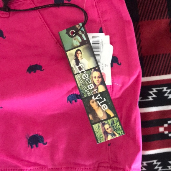 Hot pink elephant print shorts - Picture 3 of 4